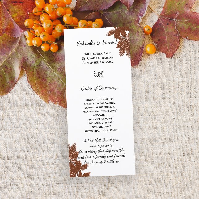 Programme de mariage Brown pour la feuille d'érabl (Fall in Love with this natural woodsy Autumn leaves marriage ceremony program.)