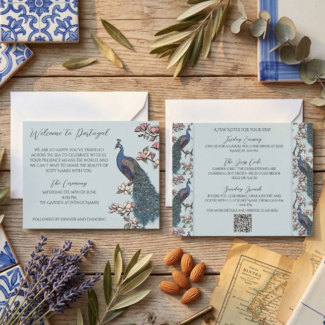 Programme de mariage Paon dessiné à la main Bleu f (Wedding Itinerary with hand-drawn peacocks and magnolias in a French blue Vintage style)