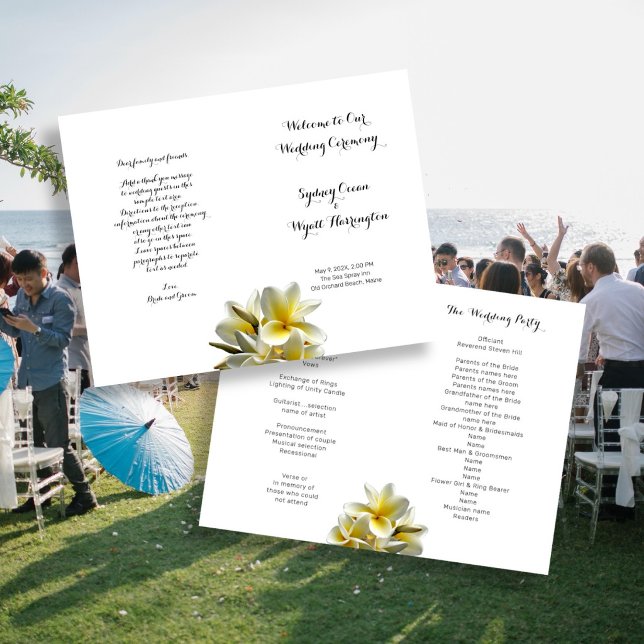 Programme de mariage plié avec fleurs de frangipan (Créateur téléchargé)