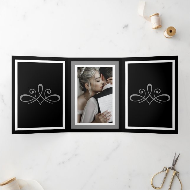 Programme de pliage à trois lettres noir et blanc (Intérieur)