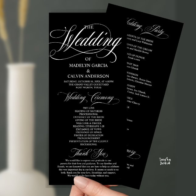 Programme Mariage Tout en Un Script Moderne Noir et Blanc (Modern Script All In One Wedding Program Card in Black and White)