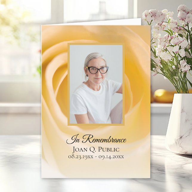 Programme Service funéraire à fleurs blanches plié (Créateur téléchargé)