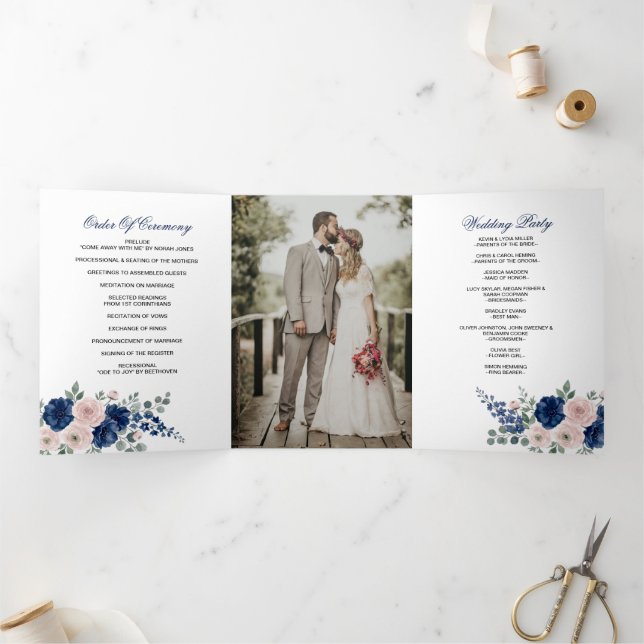 Programme Trois Volets Mariage Moderne Floral Bleu Marine et Blush (Intérieur)