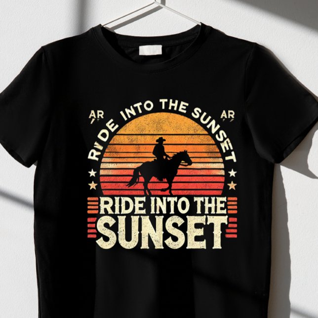 Promenade au T-shirt couché de soleil (Créateur téléchargé)