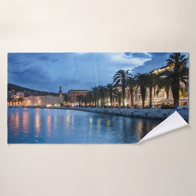Promenade de Split en Croatie (Serviette de bain)