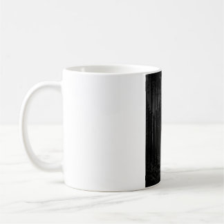 Promeneur de la forêt au clair de lune Mug noir et