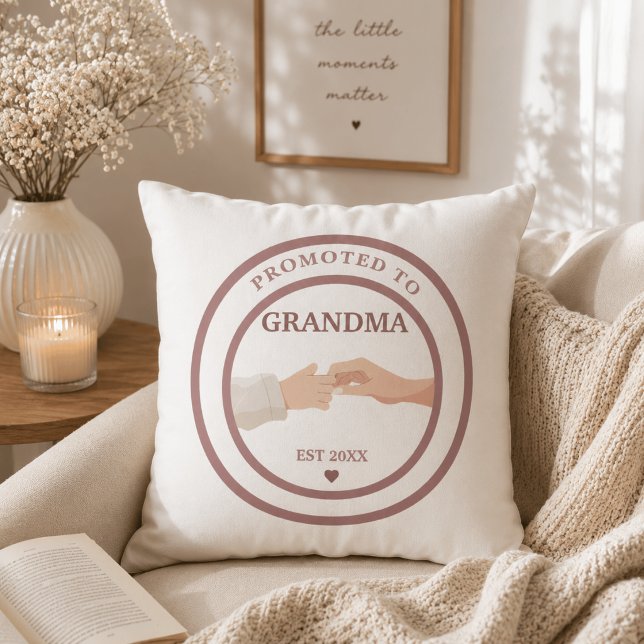 Promue Grand-mère Année d'estimation 20XX Coussin  (Créateur téléchargé)