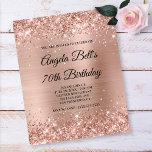 Prospectus 11,4 Cm X 14,2 Cm Glittery Light Rose Gold 70th Birthday Paper Flyer<br><div class="desc">Un papier économique peu coûteux sans option d'enveloppes avec un monogramme fantaisie glamour à 70e anniversaire pour elle. Parties scintillant brillante en or rose brillant contre un faux blush pâle et or rose shimmer en mousse sombre art numérique image graphique. La conception monogrammée de calligraphie noir et blanc sophistiquée sur...</div>
