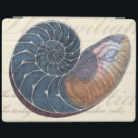 Protection iPad Coquillage romantique<br><div class="desc">Vivez-vous loin de la plage ? Pas de problème ! Profitez de ce tableau romantique de coquillages pour vous faire une image sur une plage paisible par beau temps. Cette oeuvre d'art romance la mer et les petites vagues qui vous laisseront rêver d'une visite à la plage. Obtenez ce panneau de...</div>