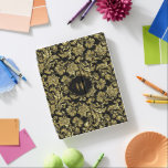 Protection iPad Damas dorées brillantes sur l'arrière - plan noir<br><div class="desc">Élégant doré vintage damas florales  sur arrière - plan noir personnalisé. Cadre or et noir et monogramme personnalisable. La brillance est une illusion numérique et non une véritable brillance.</div>