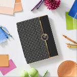 Protection iPad Elégant Motif de texture noire et d'or - Monogramm<br><div class="desc">Couverture iPad. ⭐ 100% Personnalisable. *****Cliquez sur le BOUTON PERSONNALISER pour ajouter, supprimer, déplacer, redimensionner, modifier, faire pivoter, etc... n'importe quel graphique ou texte. ⭐ 99% de mes designs dans mon magasin sont faits en couches. Cela vous permet de redimensionner et de déplacer facilement les graphiques et le texte pour...</div>