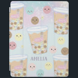 Protection iPad Kawaii Cute Rainbow Buble Pearl Milk Tapioca Tea<br><div class="desc">Personnalisez ce super adorable kawaii bubble tea (thé au lait de perle) couvert d'ipad avec votre nom! Une bonne idée cadeau !  Doté de jolies bulles éclatantes et d'un arrière - plan arc-en-ciel fantaisiste. c) Le Happy Cat Studio.</div>