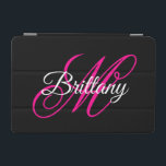 Protection iPad Mini Monogramme noir blanc et rose chaud<br><div class="desc">Un monogramme girly personnalisé avec un script de calligraphie sophistiqué qui s'associe en rose et blanc chaud contre un arrière - plan noir de couleur solide. Créez votre propre joli matériel de retour à l'école pour son électronique. Customisez le style de police ou avec des couleurs pour correspondre à l'ombre...</div>