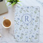 Protection iPad Mini Monogramme Oubliez-Moi Pas Aquarelle Florale Bleue<br><div class="desc">Faites de votre iPad un vrai vôtre avec notre coque ipad d'aquarelle Monogrammed Forget Me Not Blue Floral ! Doté d'une charmante illustration de l'aquarelle de l'oubli-moi-pas sur un arrière - plan bleu serein. Personnalisez-le avec vos initiales pour une touche d'élégance florale. Protégez votre iPad dans le style et démarquez...</div>