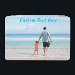Protection iPad Mini Photo et texte personnalisés - Votre propre design<br><div class="desc">Photo et texte personnalisés - Votre propre design - Spécial - Famille personnalisée / Amis ou Cadeau personnel - Ajouter votre texte et votre photo - Redimensionner et déplacer ou ajouter des éléments / image avec outil de personnalisation. Choisissez / ajoutez votre police / couleur de texte préférée ! Vous...</div>