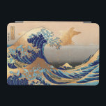 Protection iPad Mini PixDezines Vintage Great Wave Hokusai 斎 の 葛’飾<br><div class="desc">PixDezinves Vintage d'art japonais avec faux accent or. La Grande Vague de Kanagawa est l'une des plus connues au monde. L'artiste,  Hokusai,  1832 (période Edo). Décrivant okinami comme les grandes vagues,  PAS le tsunami. numériquement amélioré par PixDezines. Copyright © 2008-2014 PixDezines.com™ et PixDezines™ sur zazzle.com</div>