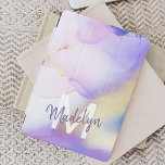 Protection iPad Pro Cover Aquarelle violet Abstrait Girly Luxury Monogramme<br><div class="desc">Personnalisez facilement ce style glamour abstrait couleur lilas peinture et faux or spray arrière - plan avec vos détails personnalisés.</div>