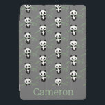 Protection iPad Pro Cover Cute Panda Bear Bambou Motif Grey Nom personnalisé<br><div class="desc">Ce coque ipad mignon présente un motif fantaisiste de panda porte le bambou d'escalade en gris. Personnalisez-le avec votre nom. Super idée cadeau !</div>