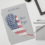 Protection iPad Pro Cover Feather USA Drapeau n'oublie jamais souvenir<br><div class="desc">Feather USA Drapeau N'oubliez jamais de souvenir couverture iPad. Présentez notre plume personnalisée avec USA Flag Never Forget Remembrance iPad cover - un design émouvant à honorer et à retenir. La plume gracieusement rendue, incorporée au drapeau américain, symbolise la résilience et le patriotisme. L'expression "Never Forget" prend une touche personnelle...</div>
