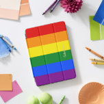 Protection iPad Pro Cover LGBT Monogramme Arc-en-ciel rayures Gay Lesbian Pr<br><div class="desc">Créez votre propre script personnalisé, personnalisé, unique, unique, unique, unique, élégant élégant style typographie faux or nom monogramme / initiales, monogrammed, cool, moderne, dynamique, LGBT gay pride couleurs arc-en-ciel couleurs, coloré bandes géométriques motif, magnétique iPad couverture intelligente qui se plie en plusieurs positions de stand et caractéristiques intérieur microfibre grise...</div>