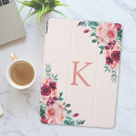 Protection iPad Pro Cover Monogramme Aquarelle Boho rose Bourgogne Floral<br><div class="desc">Améliorez votre iPad avec un capot de fleurs Roses Boho Rose Boho Aquarelle,  conçu pour les amateurs de boho floral. Personnalisez-le dès aujourd'hui !</div>