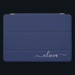 Protection iPad Pro Cover Monogramme moderne bleu marine et blanc<br><div class="desc">Découvrez notre collection de monogrammes modernes bleu et blanc de la Marine : Élevez votre décor de maison avec notre collection sophistiquée avec un schéma de couleurs bleu marine et blanc contemporain. Chaque pièce est minutieusement conçue pour exsuder l'élégance et le style, parfait pour ajouter une touche de modernité à...</div>