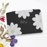 Protection iPad Pro Cover Noir et blanc Cute Daisy Floral Nom personnalisé<br><div class="desc">Une jolie marguerite blanche sur une couverture noire. Ajoutez votre nom</div>