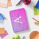 Protection iPad Pro Cover Parties scintillant rose violet et monogramme étin<br><div class="desc">Parties scintillant Ombre Faux rose et violet et Coque Monogramme élégant étincelant. Ce coque peut être customisé pour inclure votre nom initial et prénom.</div>