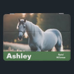 Protection iPad Pro Cover Personnalisé Votre Animal Photo Horse Nom Personna<br><div class="desc">Cette housse iPad Air élégante peut être customisée avec votre photo de votre animal ou animal favori Cliquez sur. "Personnalisez" pour ajouter votre propre photo de couverture, le nom de votre cheval et votre nom (ou nom du destinataire). La couverture design et simple est un cadeau idéal pour les amateurs...</div>