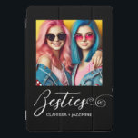 Protection iPad Pro Cover Photo personnalisée de Black White Bestie<br><div class="desc">Cette photo pro pad moderne couverture pour les meilleurs amis dispose d'une photo pour vous de changer à votre propre sur un simple arrière - plan noir avec le titre "Bestie" et vos noms à personnaliser en écriture blanche. Images d'espace réservé générées avec AI.</div>