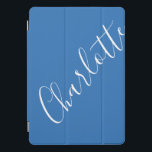 Protection iPad Pro Cover Script minimaliste Nom personnalisé Français Bleu<br><div class="desc">Typographie minimaliste de script Nom en coque ipad bleu et blanc</div>