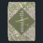 Protection iPad Pro Cover Vintage Floral vert William Morris Monogramme<br><div class="desc">Ce design simple mais élégant présente un motif floral foncé et élégant inspiré par William Morris,  vert sauge,  crème et or. Gardez votre tablette iPad protégée avec style. Ajoutez un nom pour le personnaliser. Fait un grand cadeau de Noël ou de fête des mères. Créé par Simply Farmhouse Press.</div>