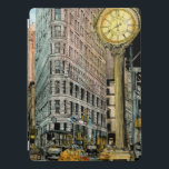 Protection iPad Pro Destinations | Horloge Vintage de la cinquième ave<br><div class="desc">Découvrez cette aquarelle et design d'encre de Melissa Wang, merveilleusement artisanale, que vous propose World Art Group sur Zazzle. Cette photo représente le Flatiron Building de New York et l'horloge de la Cinquième Avenue, entourée par l'agitation de la vie quotidienne en ville. Regardez les détails clairs dans les bâtiments et...</div>