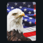 Protection iPad Pro Drapeau américain avec aigle chauve<br><div class="desc">Drapeau américain avec aigle chauve,  design populaire,  OtterBox coque iphone.</div>