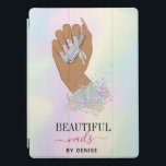 Protection iPad Pro technicienne à ongles holographique<br><div class="desc">Cette femme moderne et chic dessinée à la main avec des ongles de arrière - plan holographiques en feuille est parfaite pour votre salon d'ongles et votre métier de technicien en clous. Si vous voulez la conception du logo avec ce graphique, veuillez me contacter à savanamm@gmail.comThe les détails du dossier...</div>