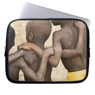 Protection Pour Ordinateur Portable Afrique, Afrique de l'Ouest, Ghana, Yendi. Prise d