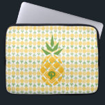 Protection Pour Ordinateur Portable Ananas personnalisé<br><div class="desc">Ananas, ananas, ananas ! Cette icône à la mode de fruit tropical devient un beau motif. Customisez/personnalisez-la en cliquant sur sur changer de bouton de PERSONNALISER pour/mouvement/ajoutez/texte de suppression comme désiré ou changez l'arrière - plan pour lui donner un regard différent. Il y a un bon nombre de styles de...</div>