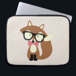 Protection Pour Ordinateur Portable Bow Cravate et lunettes Hipster Renard Brown<br><div class="desc">Illustration vectorielle adorable d'un petit renard brun mignon portant une paire de lunettes surdimensionnées et cravate arc motif à pois rouge et blanc.</div>