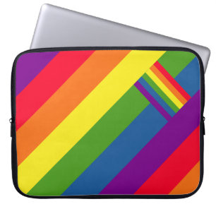 Protection Pour Ordinateur Portable Célébration avec drapeau de l'arc-en-ciel coloré