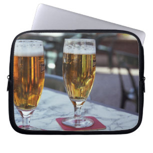 Protection Pour Ordinateur Portable Chablis; deux bières fraîches à 42 degrés par une