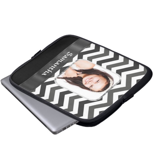 Protection Pour Ordinateur Portable chevron noir et blanc (Devant bas)