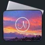 Protection Pour Ordinateur Portable Coucher de soleil bleu rose personnalisé monogramm<br><div class="desc">Tapez dans la lettre monogramme de votre choix et "faites votre propre magie" chaque fois que vous utilisez cette étonnante pochette d'ordinateur portable en néoprène photographie composée d'un coucher de soleil très lumineux en bleu, rose, orange et jaune. Cette pochette pour ordinateur portable est disponible en trois tailles : 15",...</div>