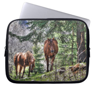 Protection Pour Ordinateur Portable Deux amis du cheval, Mare et Stallion dans une for