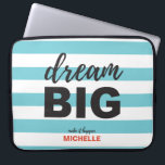 Protection Pour Ordinateur Portable Dream Big, Texte de script, Personnalisé, Couleur<br><div class="desc">Inspirez-vous de vos efforts quotidiens grâce à notre tamis d'ordinateur portable couleur personnalisée "Dream Big". Cette pochette d'ordinateur portable n'est pas seulement un accessoire protecteur pour votre appareil ; c'est une pièce de motivation qui vous encourage à poursuivre vos ambitions et vos aspirations. L'élégant texte de script 'Dream Big' sert...</div>