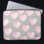 Protection Pour Ordinateur Portable élégant clair rose clair coeur amour motif<br><div class="desc">Design minimaliste,  moderne et clair représentant les coeurs de couleur rose bébé motif sur un arrière - plan gris chaud tendance.</div>