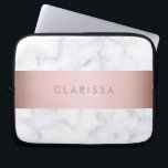 Protection Pour Ordinateur Portable élégante bande rose en marbre blanc<br><div class="desc">Design élégant et moderne avec un faux marbre blanc et une bande d'or rose.</div>