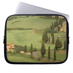 Protection Pour Ordinateur Portable Europe, Italie, Toscane, Monticchiello. Sinueux