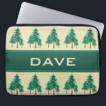 Protection Pour Ordinateur Portable Evergreens d'hiver Enthousiasme extérieur Personna<br><div class="desc">Ce design présente des groupements d'arbres à feuillage persistant d'hiver. Il fait un choix cadeau merveilleux pour les amoureux de la nature et ceux qui aiment les loisirs de plein air. Prêt à personnaliser avec votre nom ou vos initiales. Les éléments monogrammes peuvent être supprimés si vous préférez l'élément sans...</div>