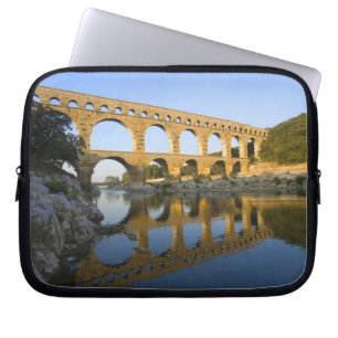 Protection Pour Ordinateur Portable France, Avignon. L'aqueduc romain du Pont du Gard