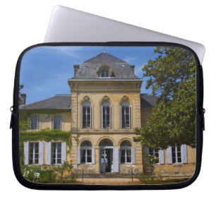 Protection Pour Ordinateur Portable Le bâtiment principal du château, rénové par